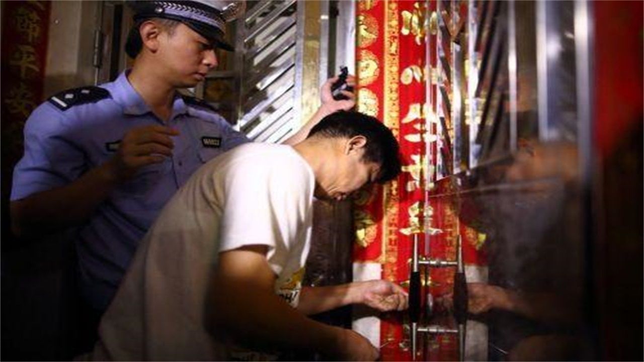 青海请开锁师傅开了锁后，师傅